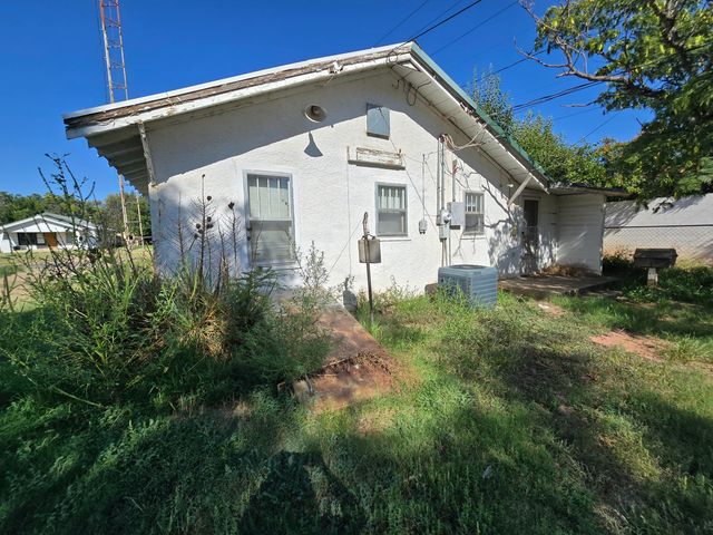 1006 Nassau, Plainview, TX 79072