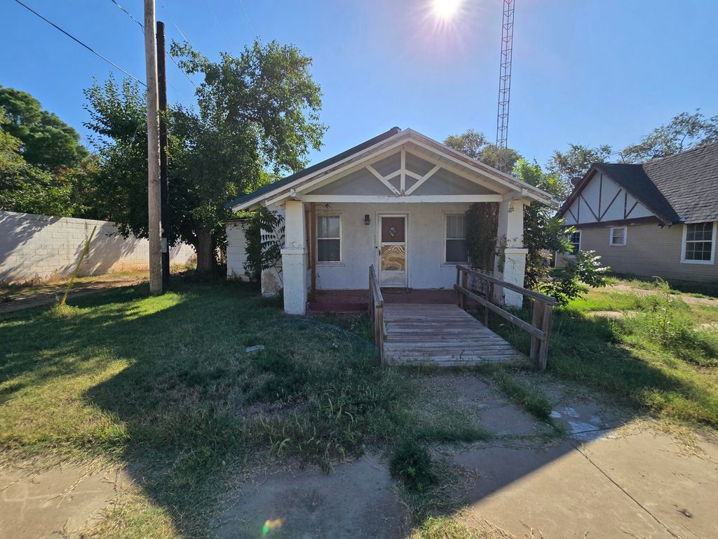 1006 Nassau, Plainview, TX 79072