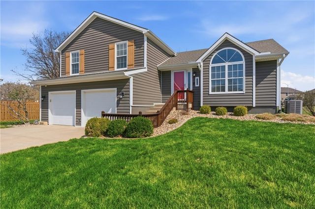 1324 NE 105th Terrace, Kansas City, MO 64155