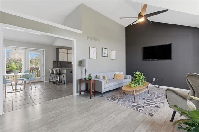 1324 NE 105th Terrace, Kansas City, MO 64155