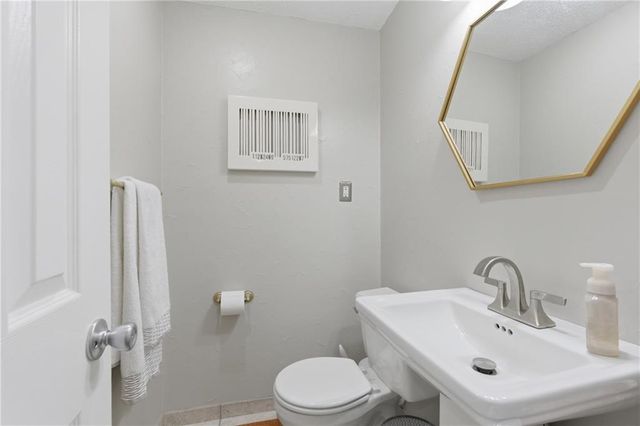 1324 NE 105th Terrace, Kansas City, MO 64155