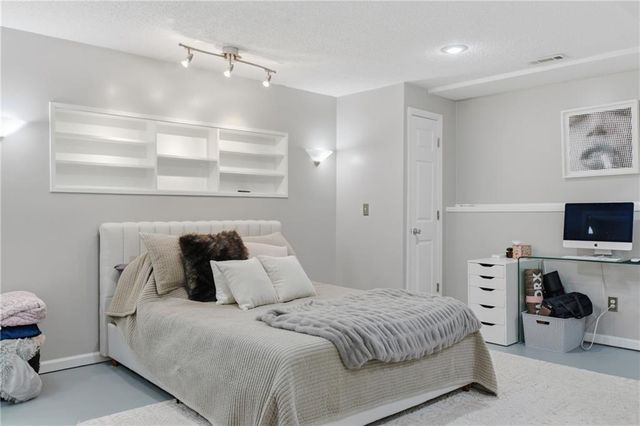 1324 NE 105th Terrace, Kansas City, MO 64155