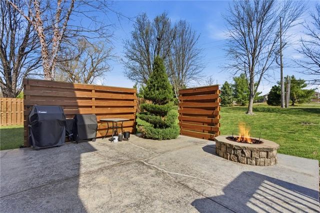 1324 NE 105th Terrace, Kansas City, MO 64155