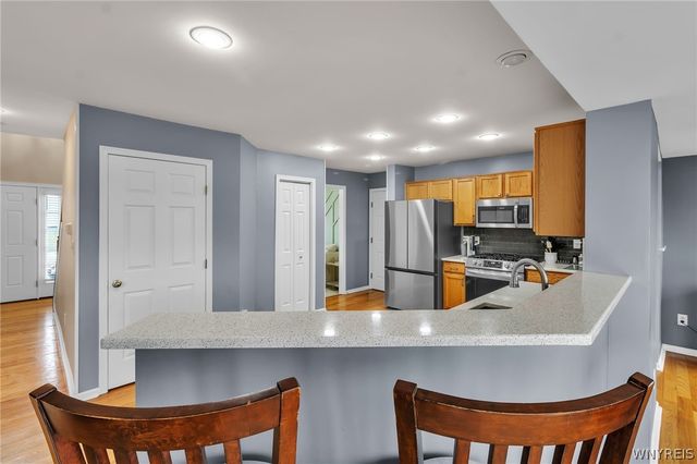 6360 Green Valley Lane, Lockport Town, NY 14094