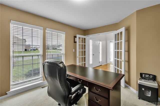 6360 Green Valley Lane, Lockport Town, NY 14094