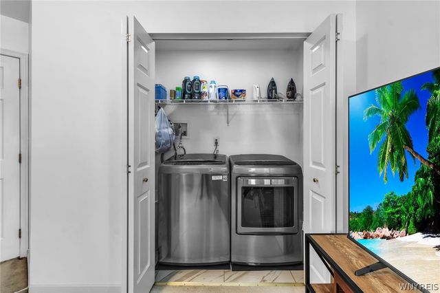 6360 Green Valley Lane, Lockport Town, NY 14094