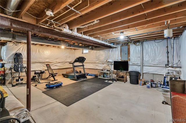 6360 Green Valley Lane, Lockport Town, NY 14094