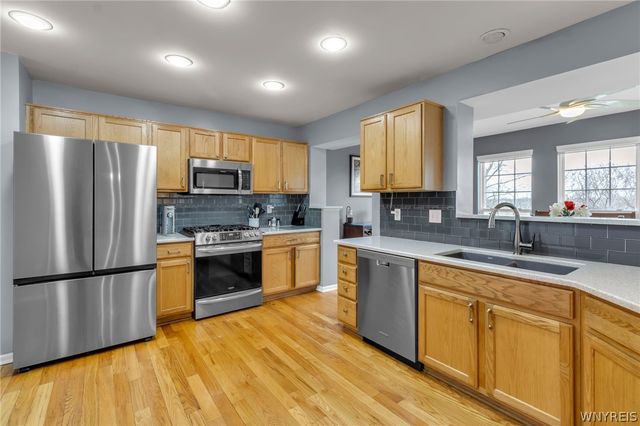 6360 Green Valley Lane, Lockport Town, NY 14094