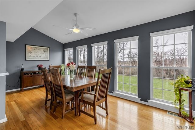 6360 Green Valley Lane, Lockport Town, NY 14094