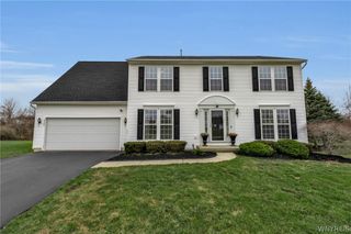 6360 Green Valley Lane, Lockport Town, NY 14094