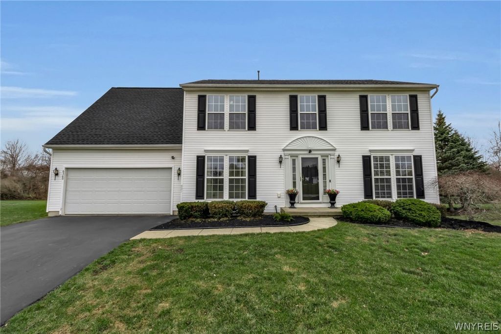 6360 Green Valley Lane, Lockport Town, NY 14094