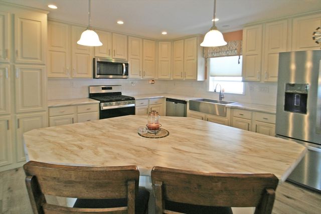 127 Freedom Trail, Westfield, MA 01085