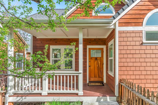 2299 Siskiyou Boulevard, Ashland, OR 97520