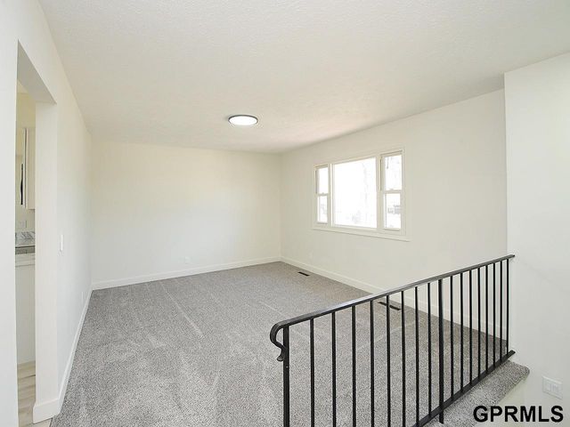 109 Wagon Train Avenue, Hickman, NE 68372