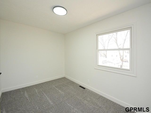 109 Wagon Train Avenue, Hickman, NE 68372