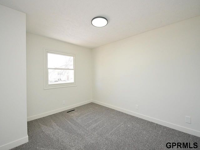 109 Wagon Train Avenue, Hickman, NE 68372