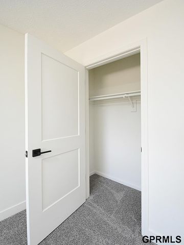 109 Wagon Train Avenue, Hickman, NE 68372