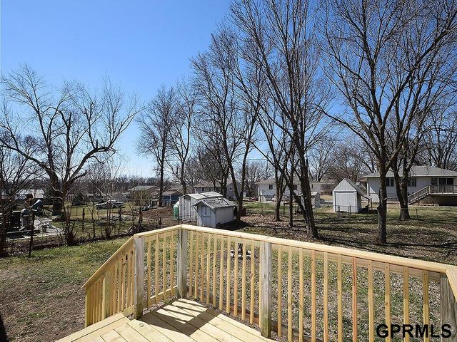 109 Wagon Train Avenue, Hickman, NE 68372