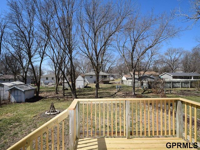 109 Wagon Train Avenue, Hickman, NE 68372