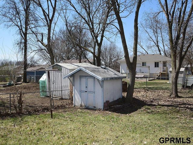 109 Wagon Train Avenue, Hickman, NE 68372