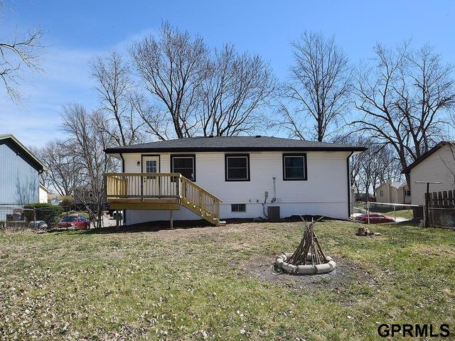 109 Wagon Train Avenue, Hickman, NE 68372