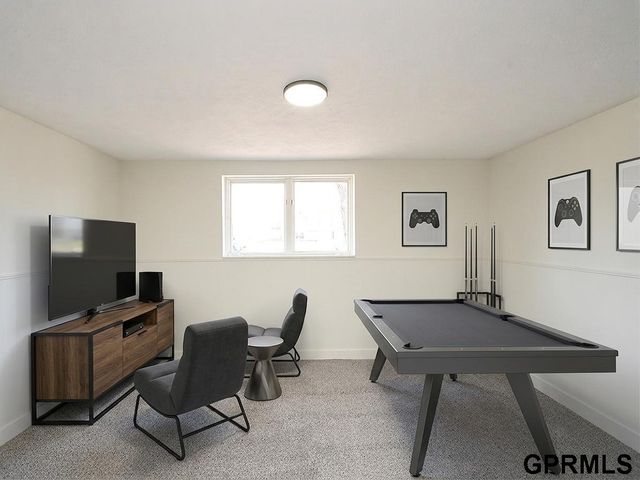 109 Wagon Train Avenue, Hickman, NE 68372