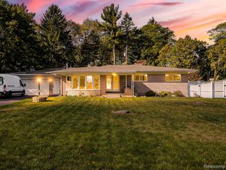 626 Wilwood Road, Rochester Hills, MI 48309