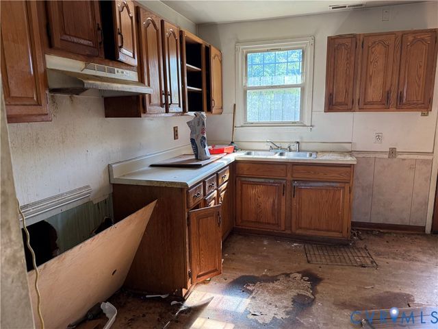 1809 Sussex St, Richmond, VA 23223
