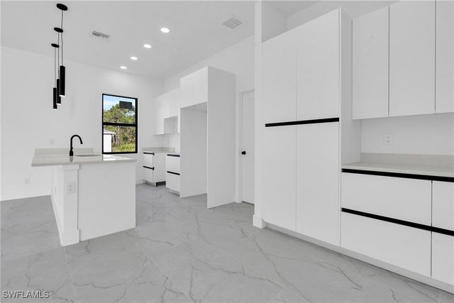 540 Lone Star LN, Lehigh Acres, FL 33974