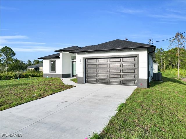 540 Lone Star LN, Lehigh Acres, FL 33974