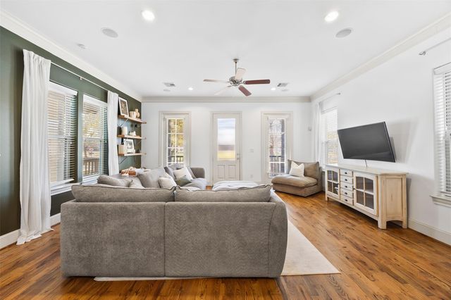 8758 Kempwood Drive, Houston, TX 77080