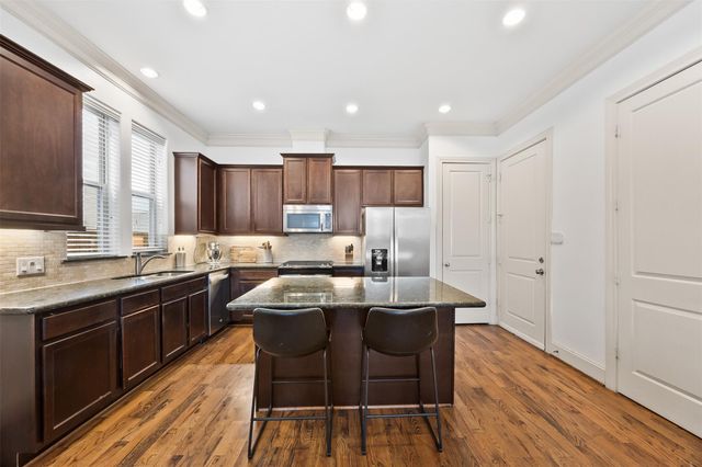 8758 Kempwood Drive, Houston, TX 77080