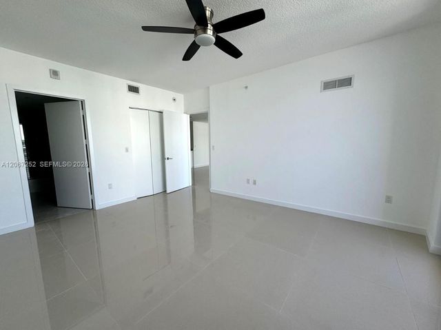 488 NE 18th Street 5005, Miami, FL 33132