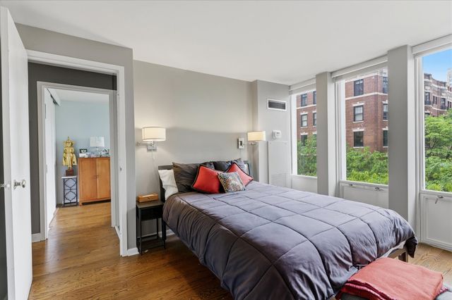 1230 N State Parkway 5B, Chicago, IL 60610