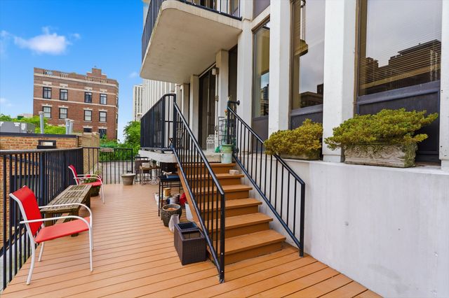 1230 N State Parkway 5B, Chicago, IL 60610