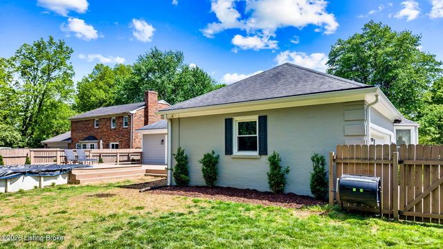 8205 Pipilo Pl, Louisville, KY 40242