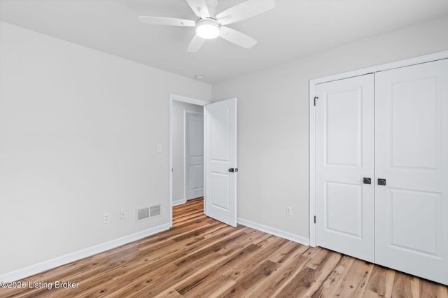 8205 Pipilo Pl, Louisville, KY 40242