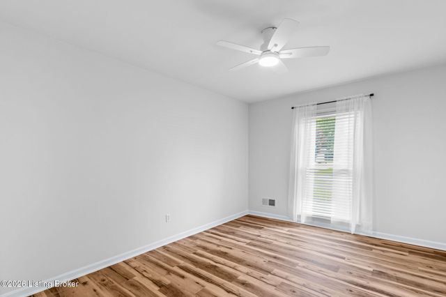 8205 Pipilo Pl, Louisville, KY 40242