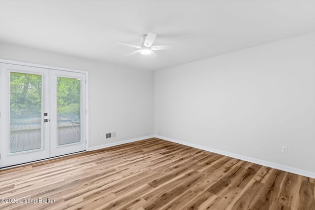 8205 Pipilo Pl, Louisville, KY 40242