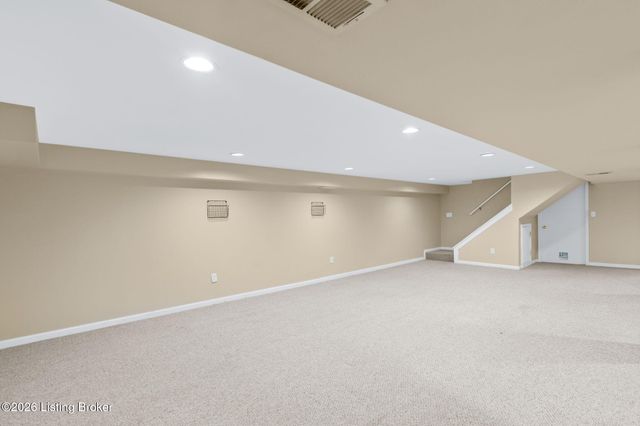 8205 Pipilo Pl, Louisville, KY 40242