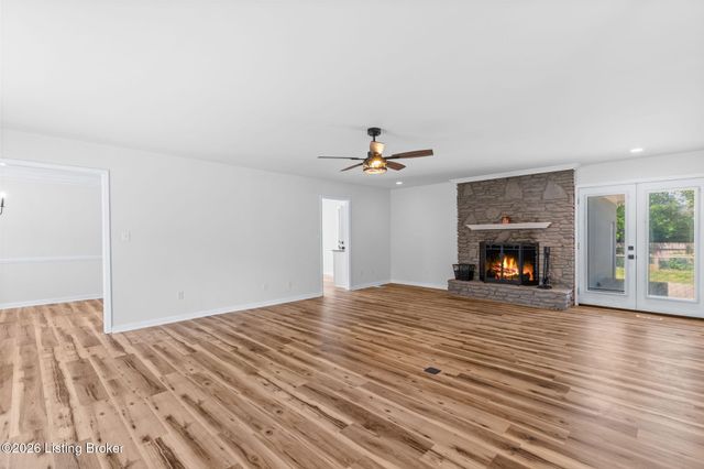 8205 Pipilo Pl, Louisville, KY 40242