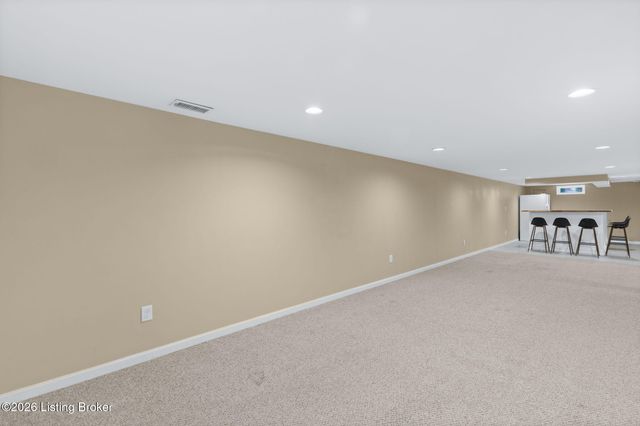 8205 Pipilo Pl, Louisville, KY 40242