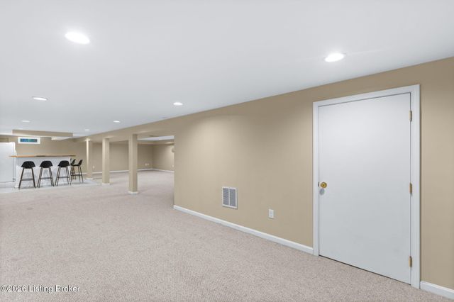 8205 Pipilo Pl, Louisville, KY 40242