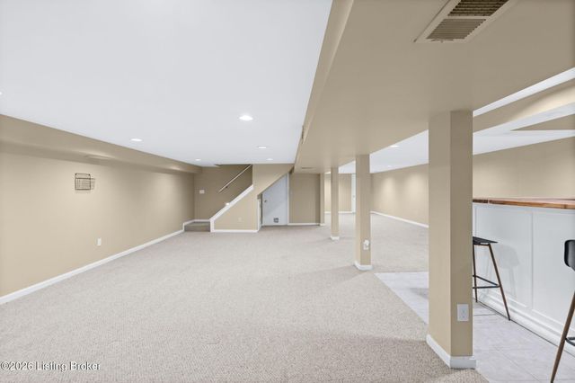 8205 Pipilo Pl, Louisville, KY 40242