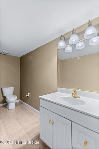 8205 Pipilo Pl, Louisville, KY 40242