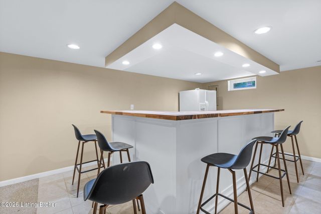 8205 Pipilo Pl, Louisville, KY 40242