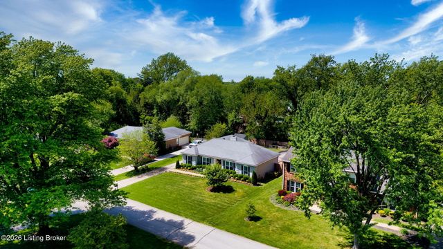 8205 Pipilo Pl, Louisville, KY 40242