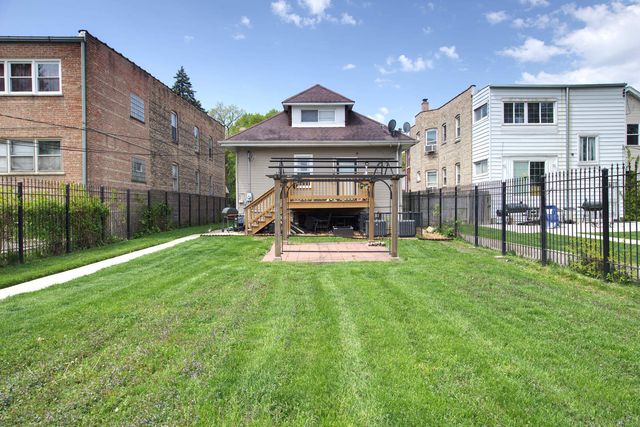 10215 S Charles Street, Chicago, IL 60643