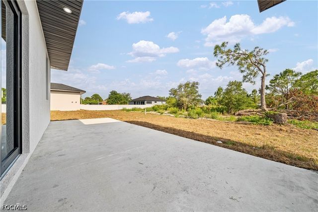3305 43rd ST W, Lehigh Acres, FL 33971
