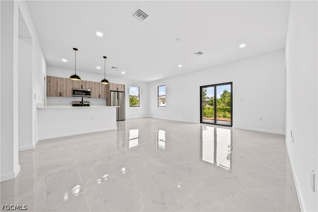 3305 43rd ST W, Lehigh Acres, FL 33971